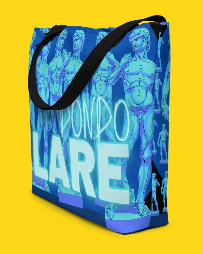 The main colours of the "Dondolare" bag design are light and medium blue. On one side you can see several of Michelangelo's David figures, plus the inscription "dondolare", meaning to play. On the back, you see several of Michelangelo's Davids, plus the inscription "le palle", the balls. 