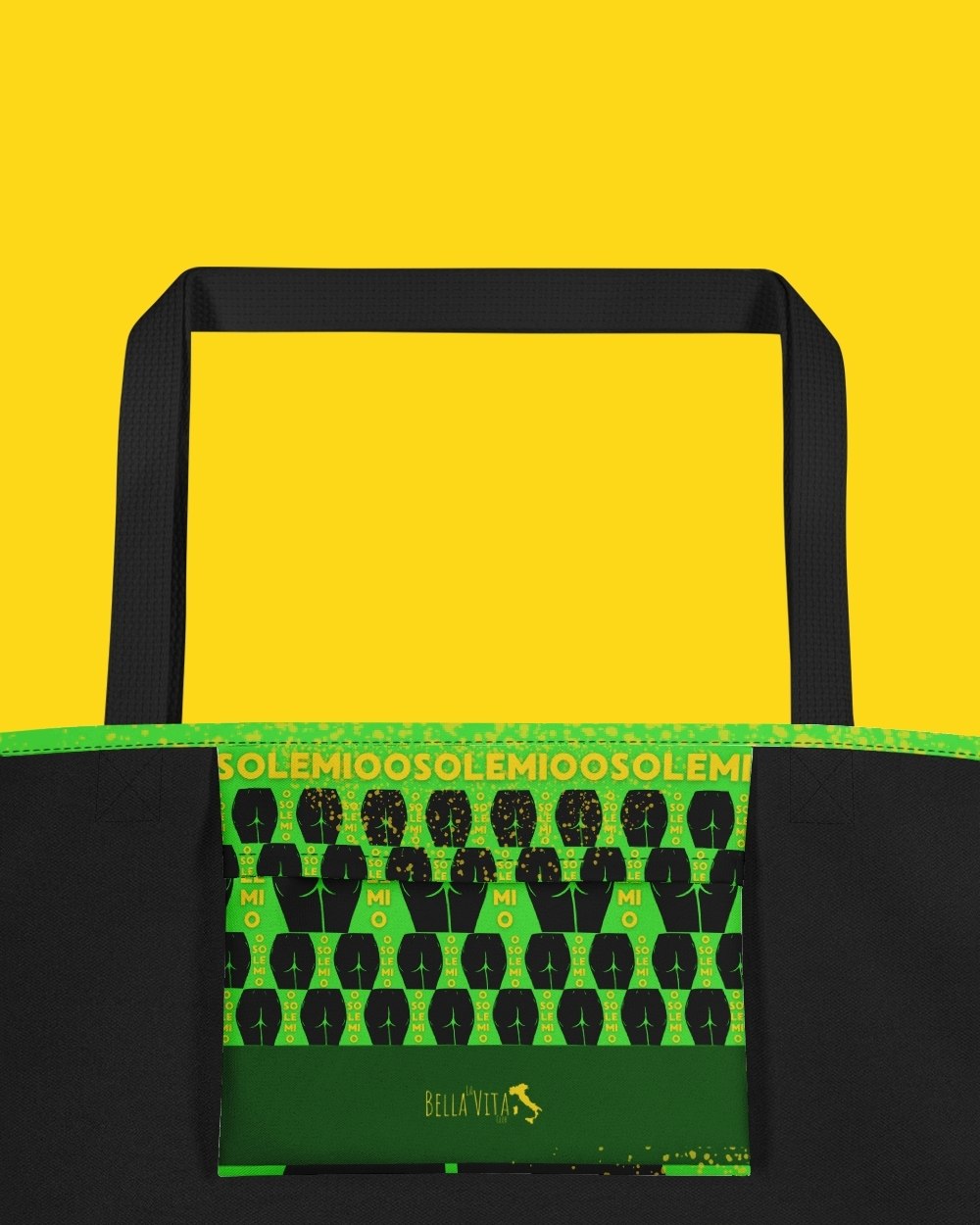 The "o sole mio" bag has neon green as its theme colour. Printed on one side are dozens of silhouettes of women's bottoms, plus the words "o sole mio". On the back is only one silhouette in black. 